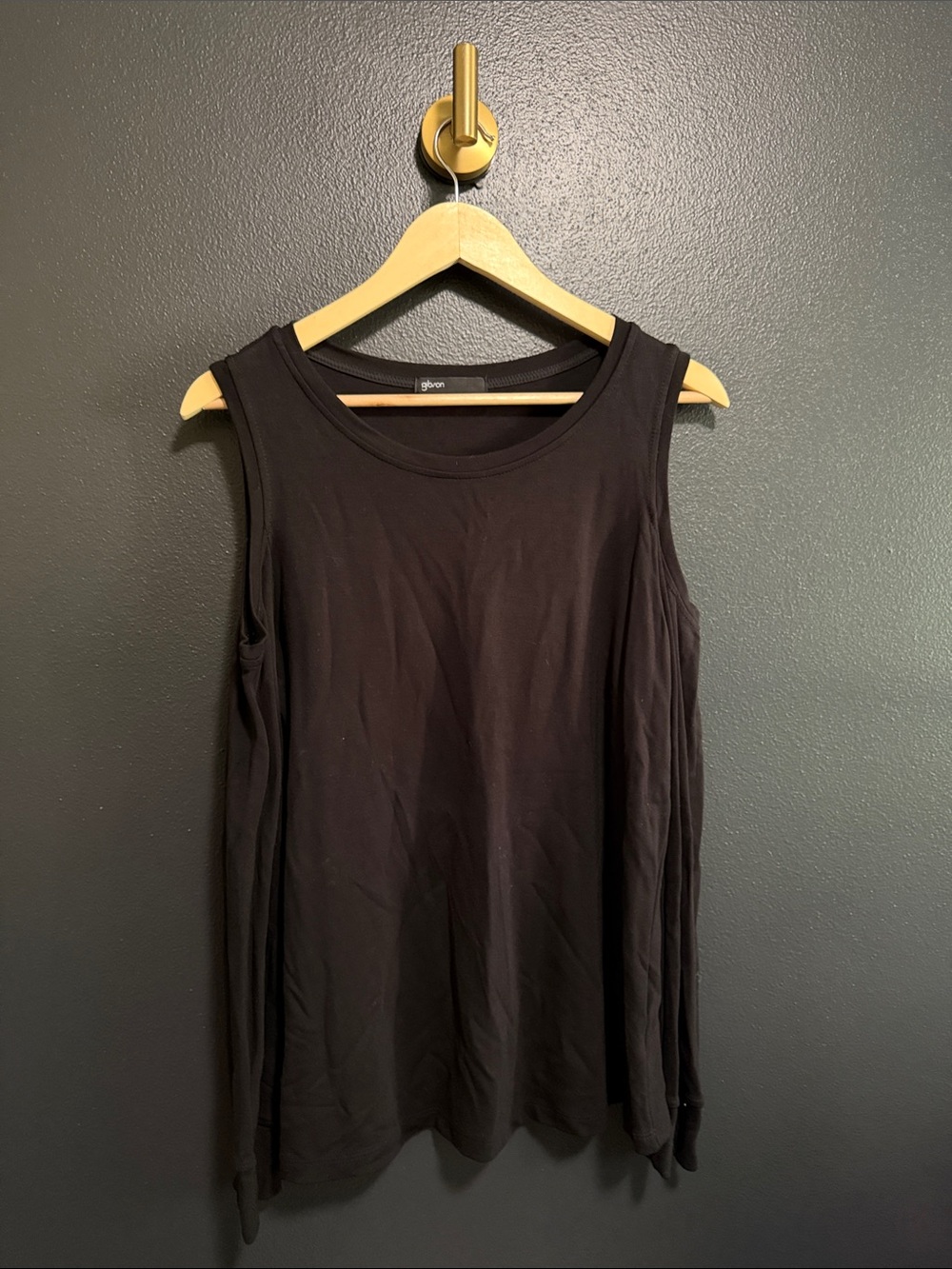 Gibson cut out sleeve top